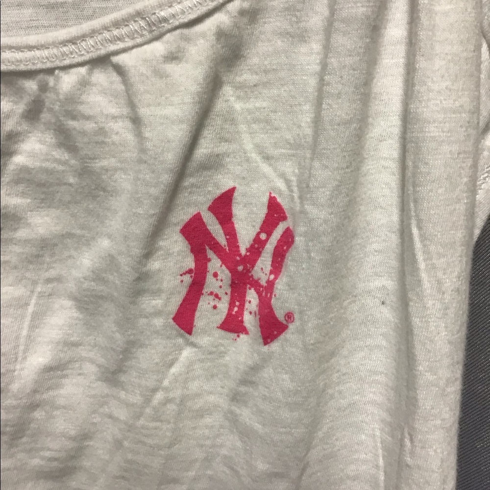 Yankees tank - Picture 3 of 5